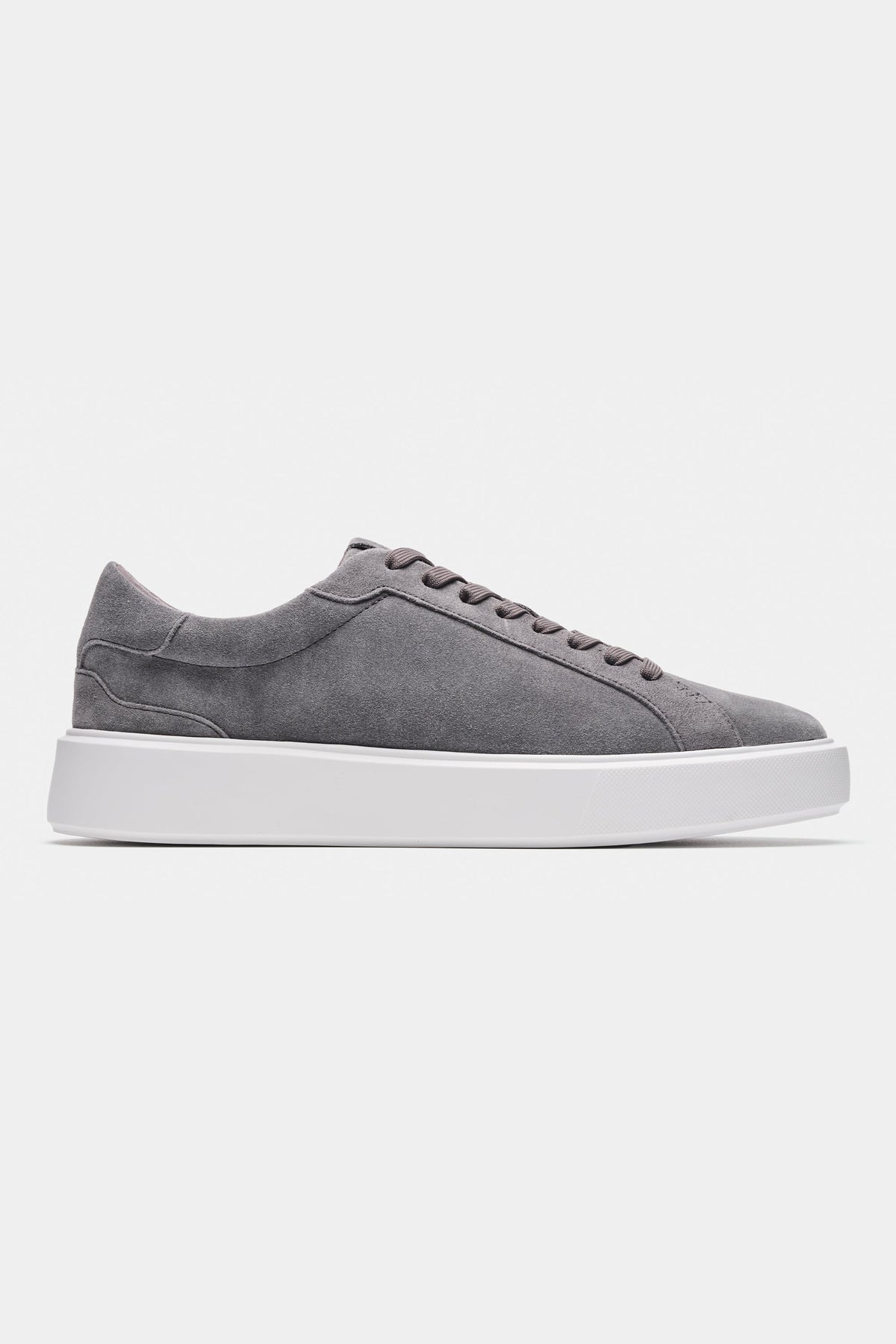 LAS CLÁSICAS ZAPATILLAS DE ANTE