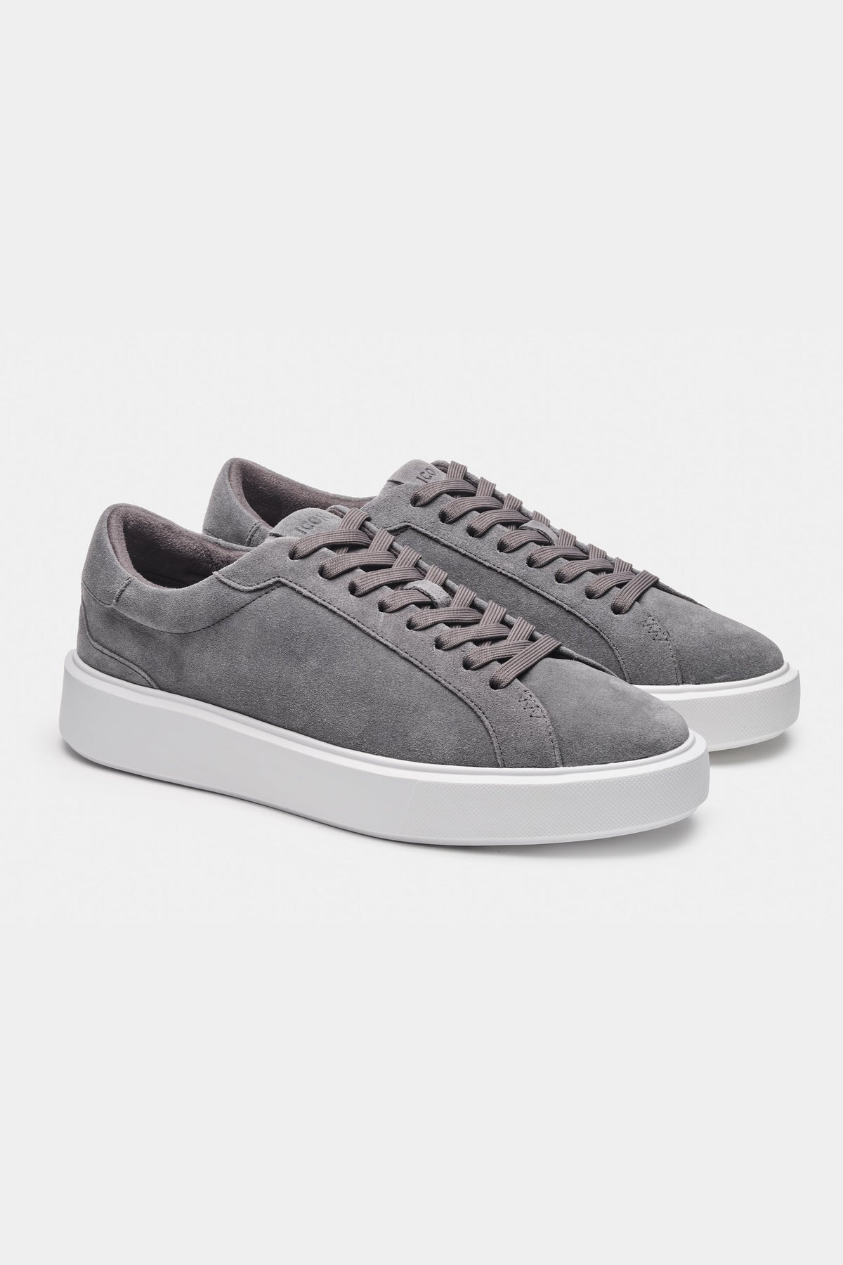 LAS CLÁSICAS ZAPATILLAS DE ANTE