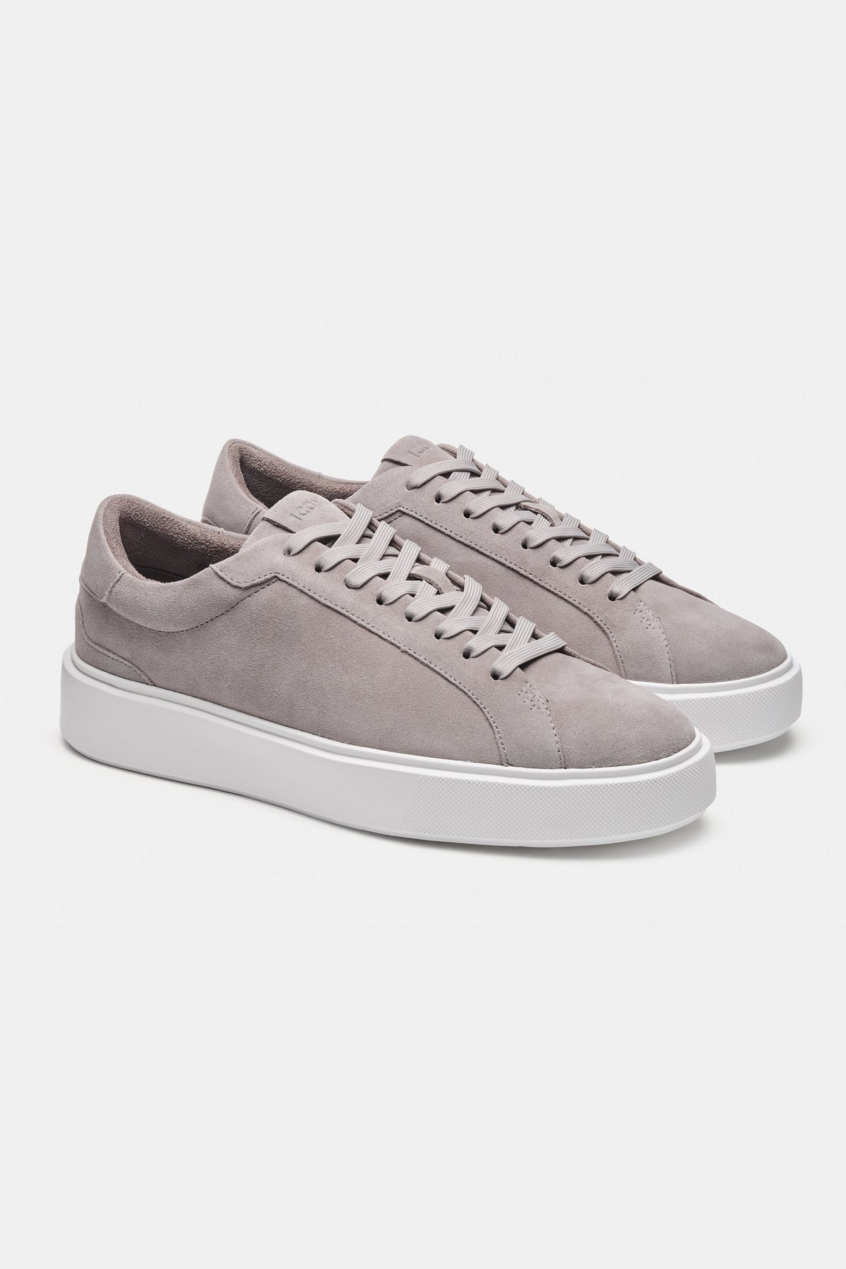 LAS CLÁSICAS ZAPATILLAS DE ANTE