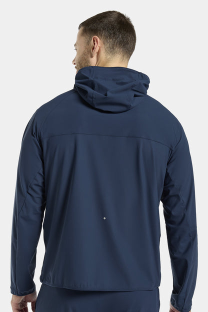 DER ACTIVE WINDBREAKER MIT KAPUZE