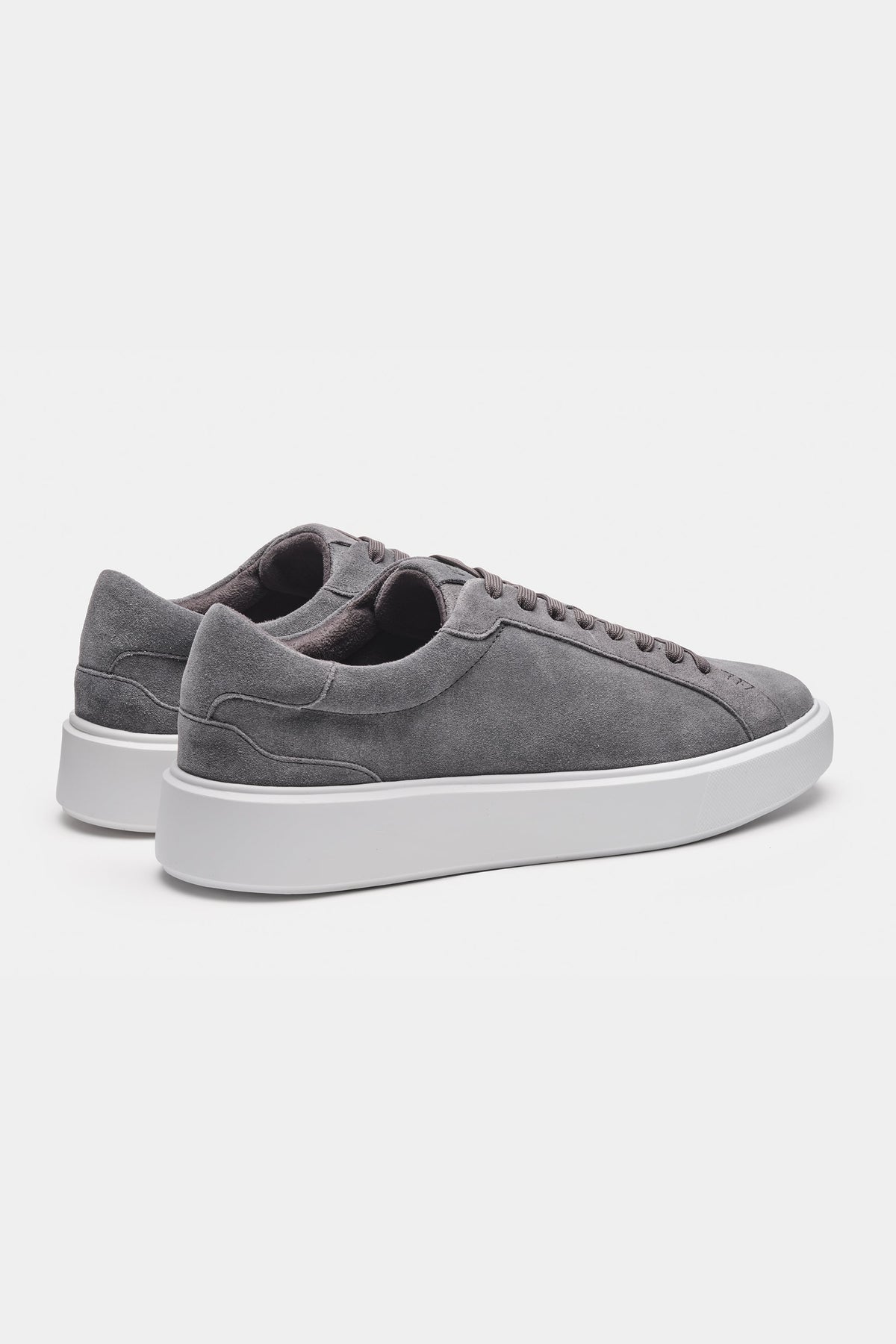 LAS CLÁSICAS ZAPATILLAS DE ANTE