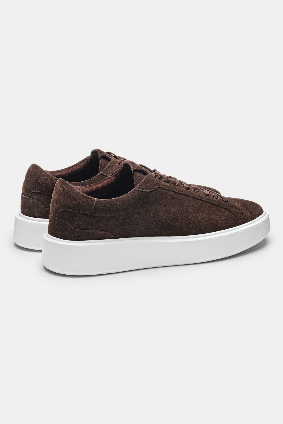 LAS CLÁSICAS ZAPATILLAS DE ANTE