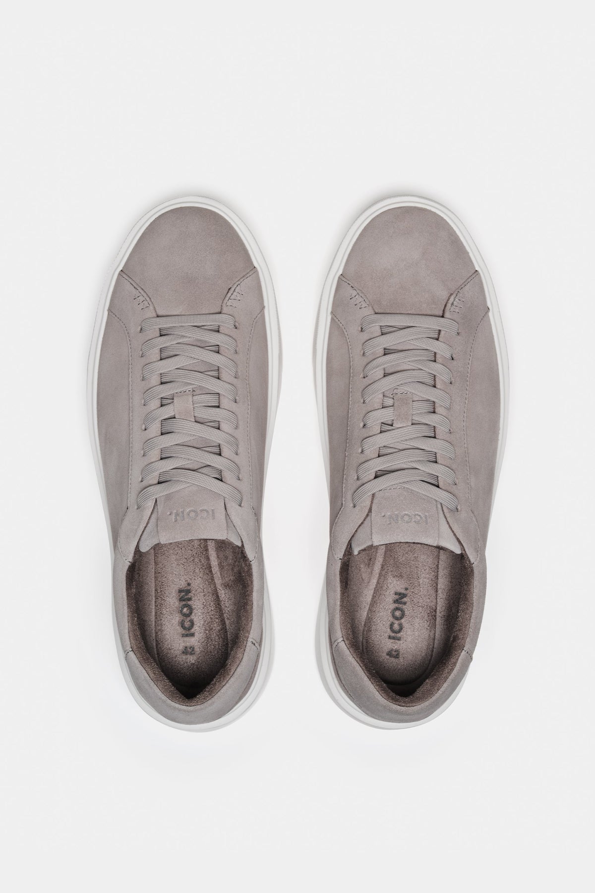 LAS CLÁSICAS ZAPATILLAS DE ANTE