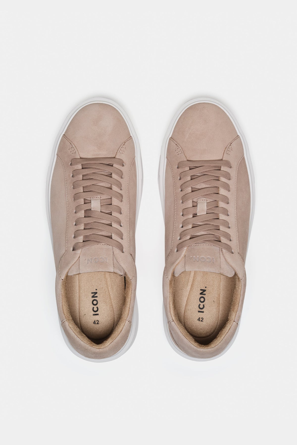 LAS CLÁSICAS ZAPATILLAS DE ANTE