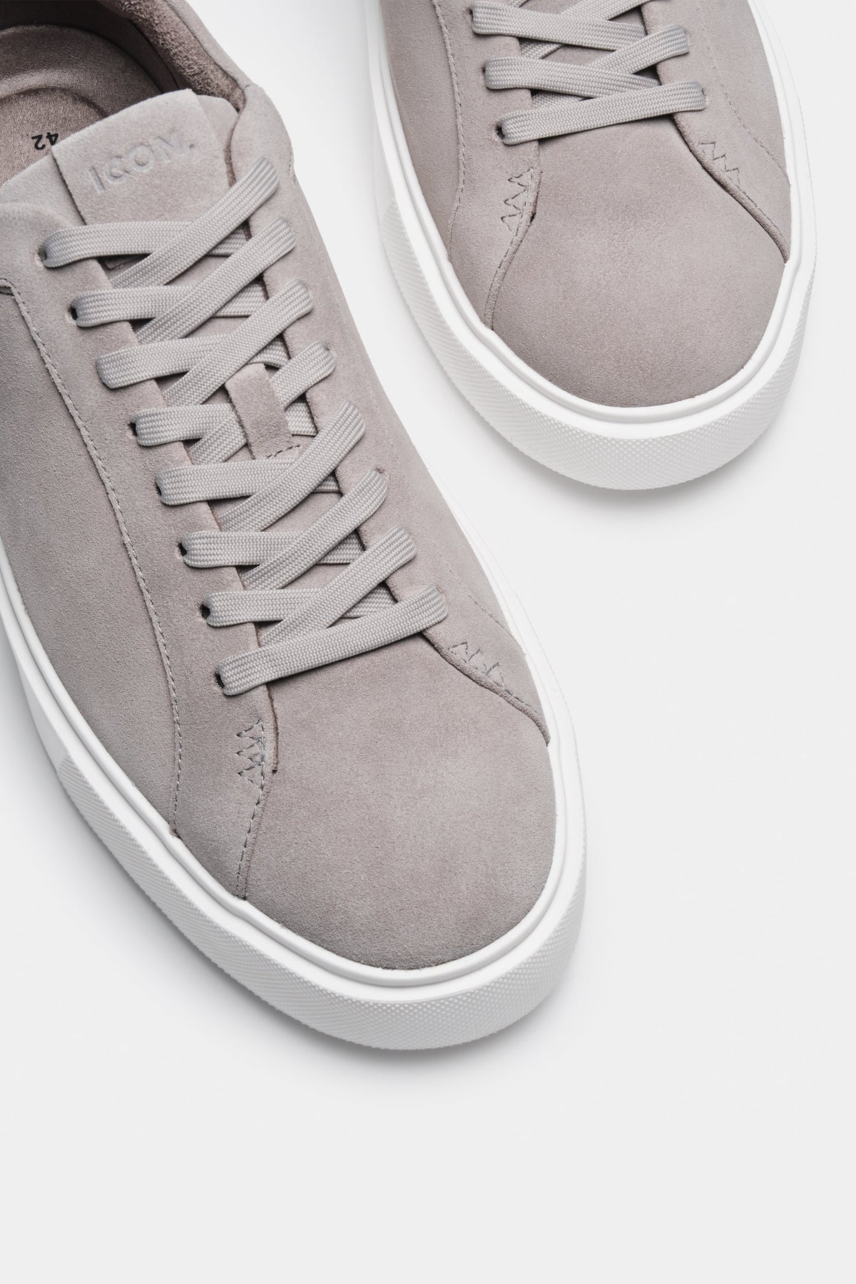 LAS CLÁSICAS ZAPATILLAS DE ANTE