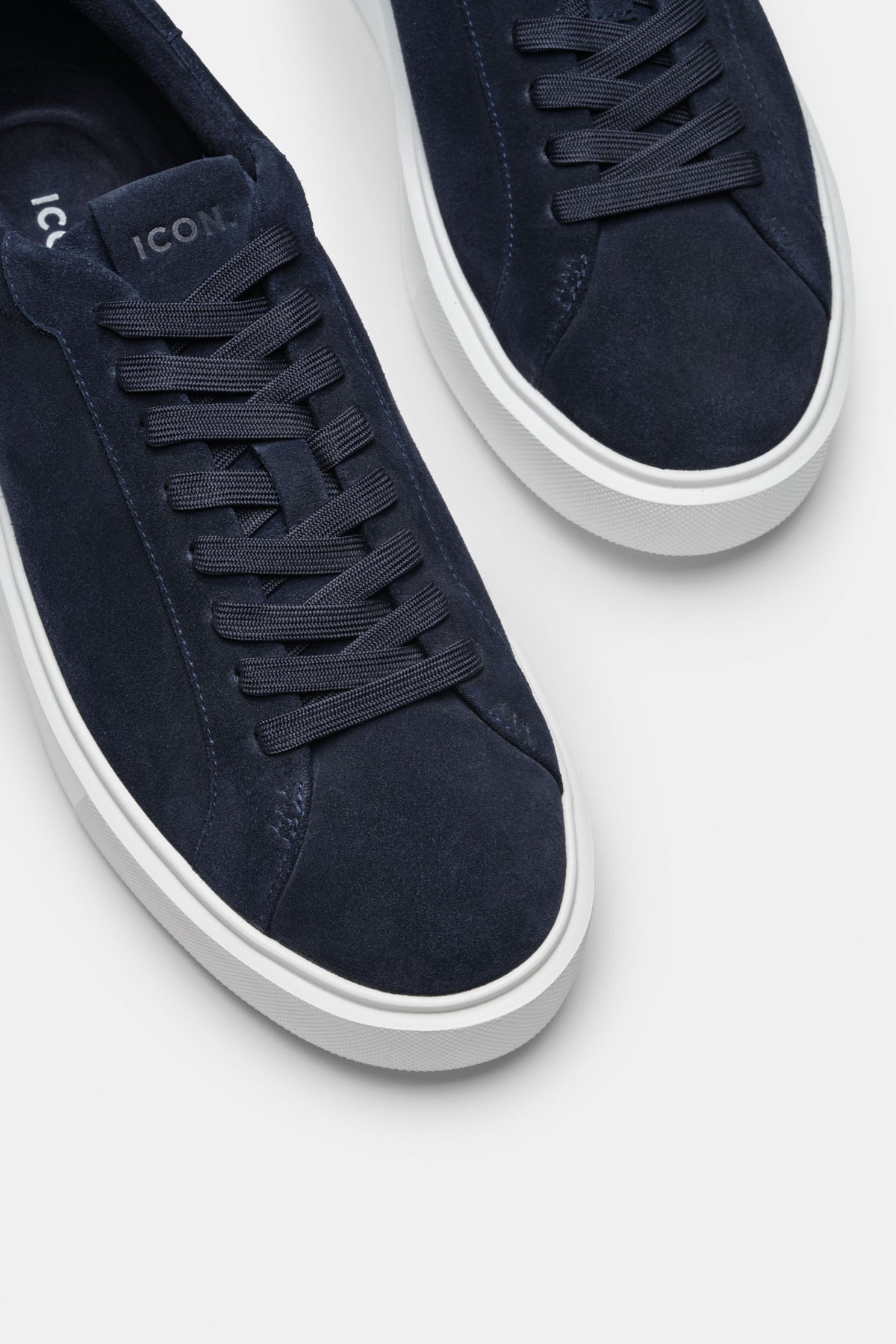 LAS CLÁSICAS ZAPATILLAS DE ANTE