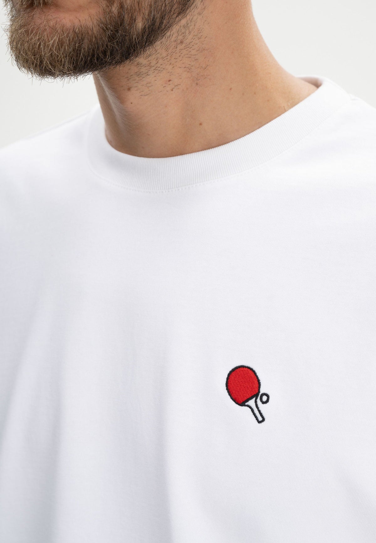 Camiseta gruesa estilo PRAVIN con bordado