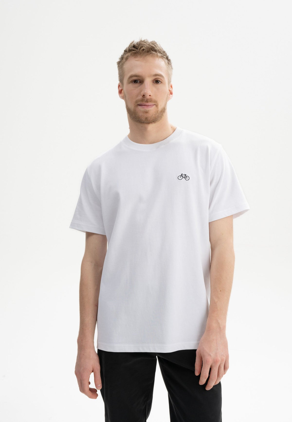 Camiseta gruesa estilo PRAVIN con bordado