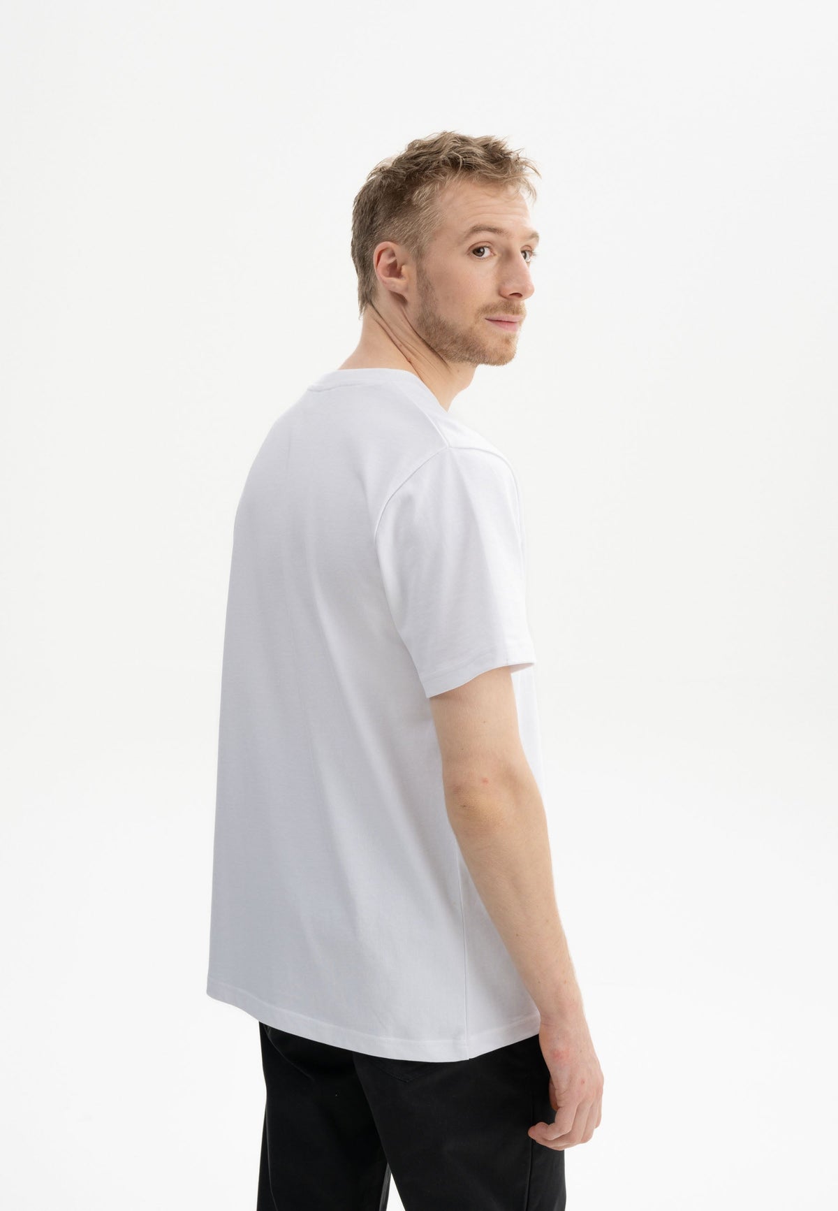 Camiseta gruesa estilo PRAVIN con bordado