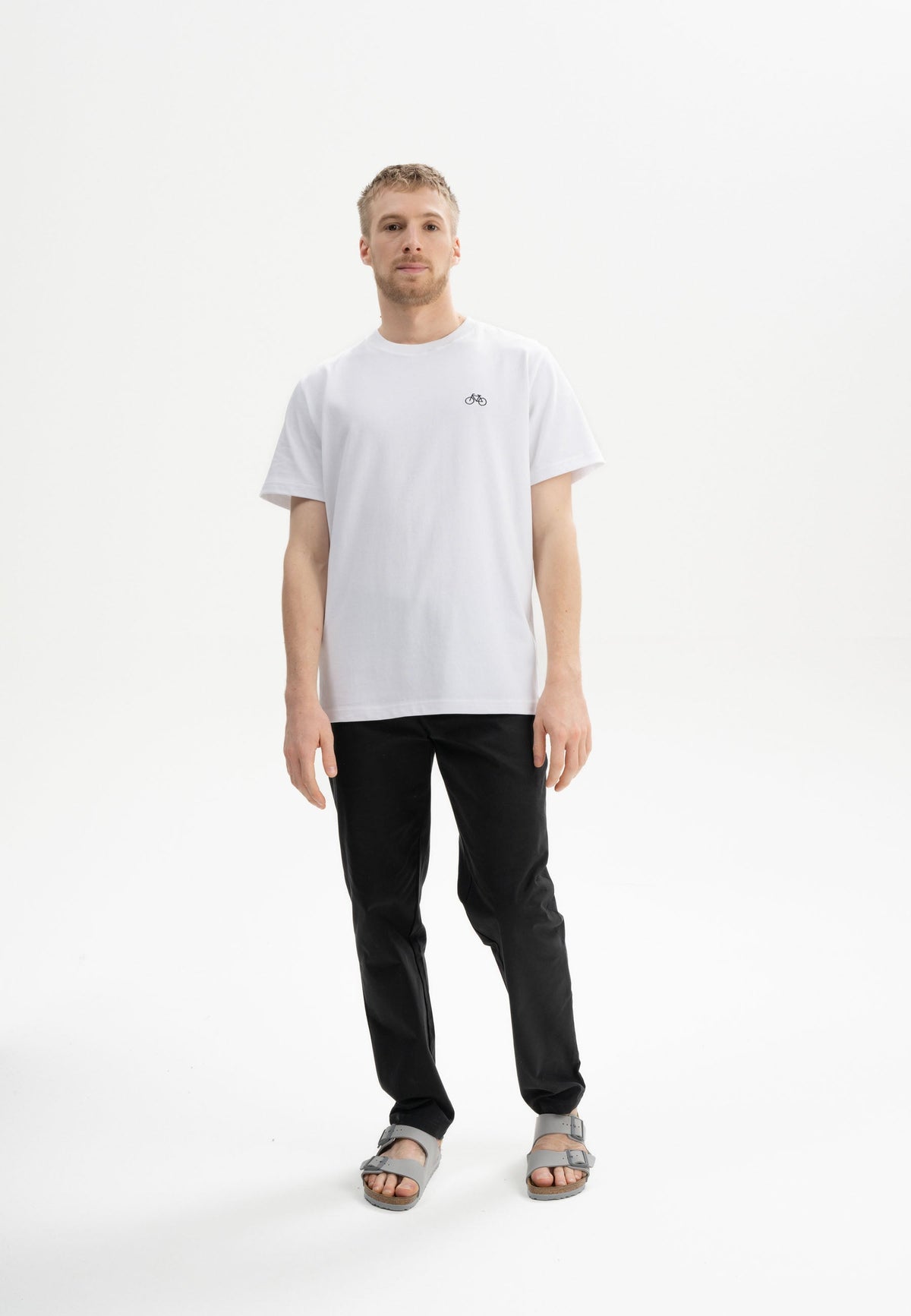 Camiseta gruesa estilo PRAVIN con bordado
